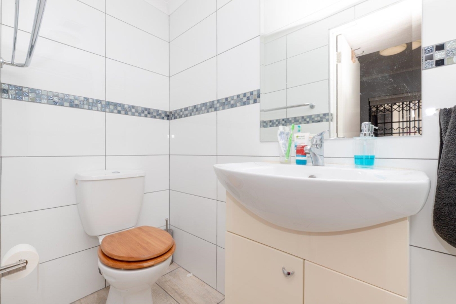 1 Bedroom Property for Sale in Rondebosch Western Cape